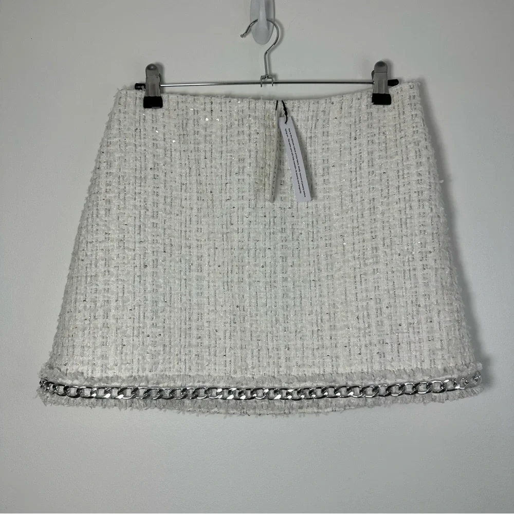 Alice & Olivia Women’s Elana Chain Trim Mini Skirt White Size 6 NEW - Picture 3 of 9